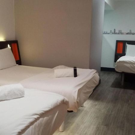 Easyhotel Leeds Экстерьер фото