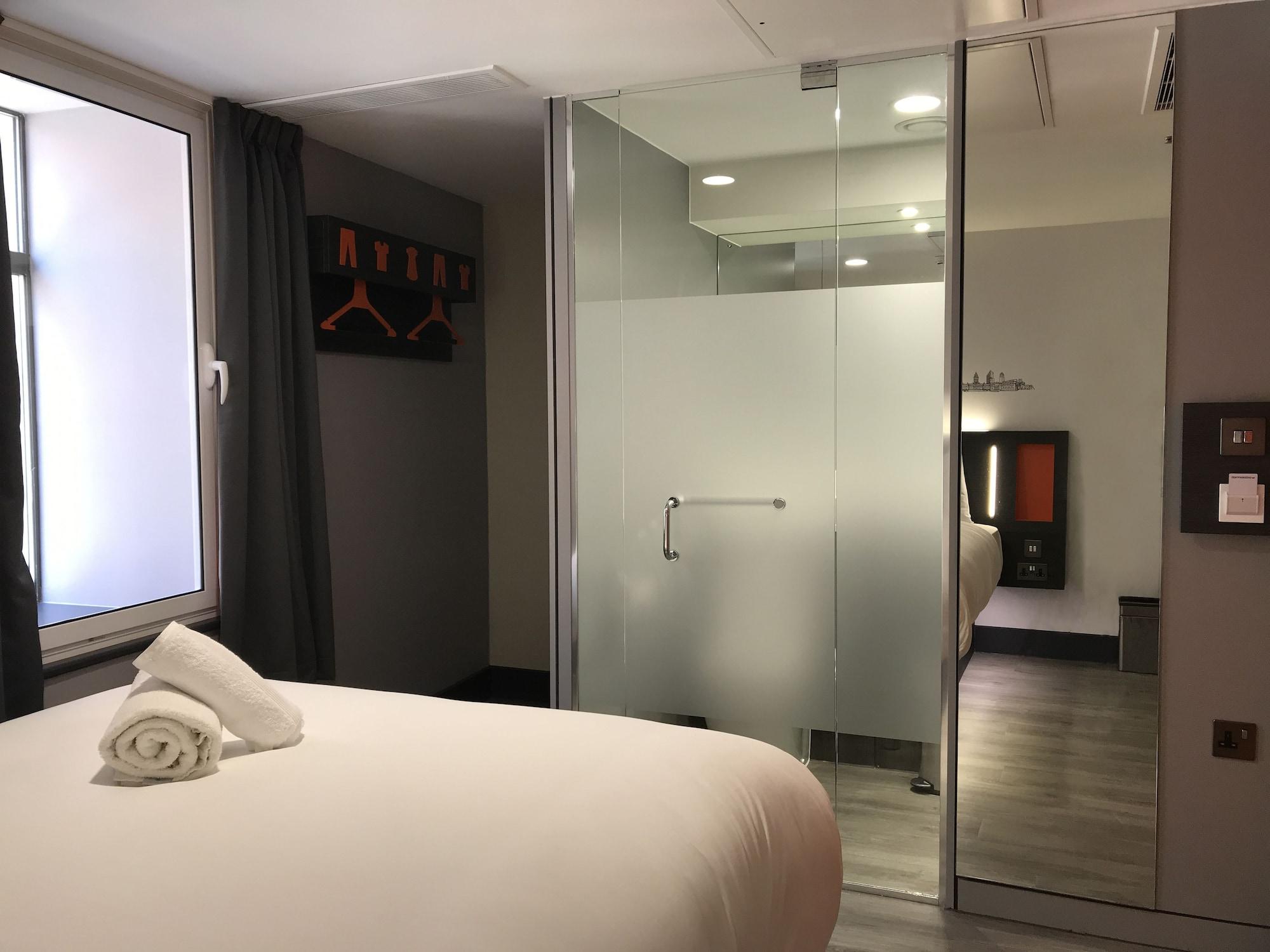 Easyhotel Leeds Экстерьер фото