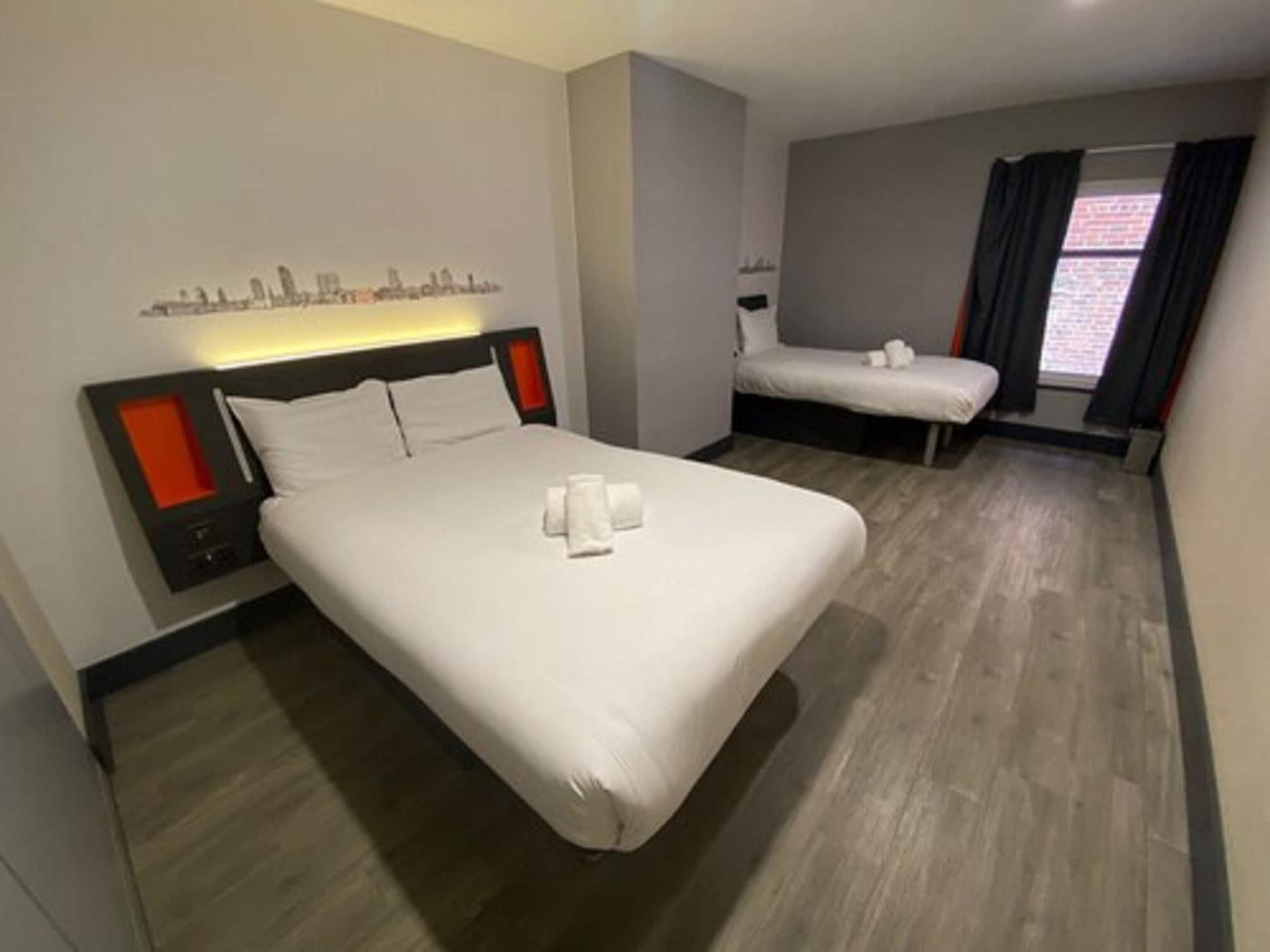 Easyhotel Leeds Экстерьер фото