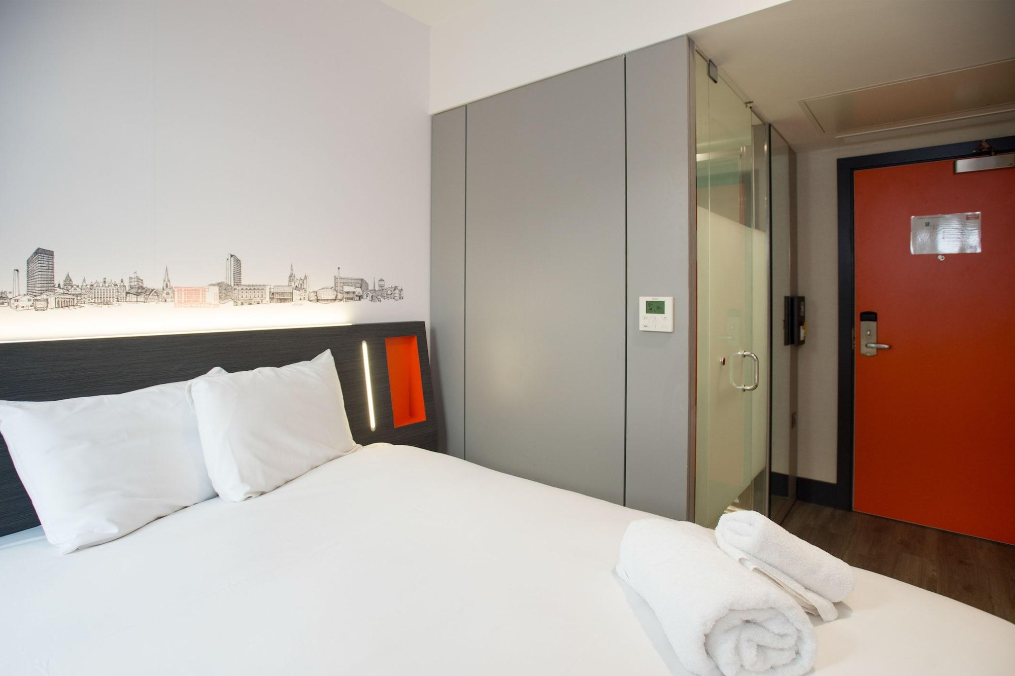 Easyhotel Leeds Экстерьер фото