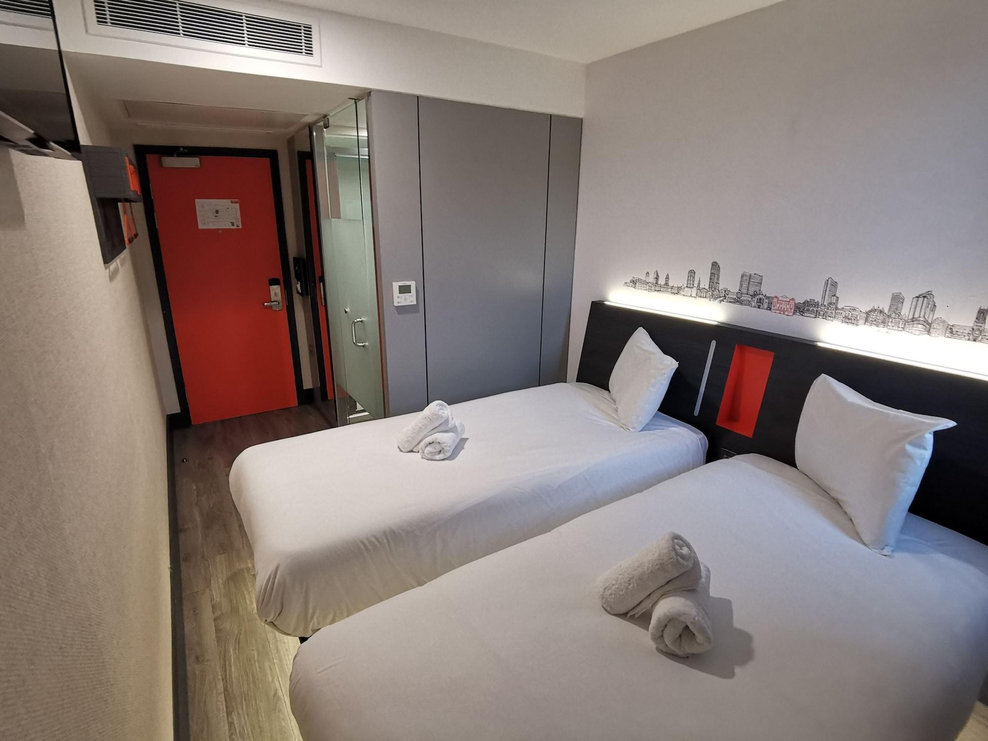 Easyhotel Leeds Экстерьер фото