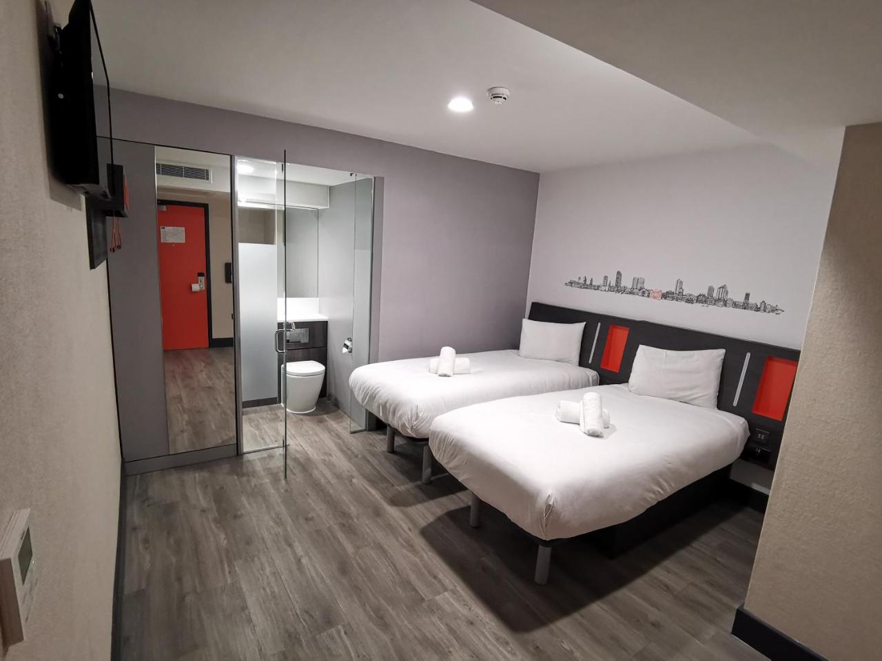 Easyhotel Leeds Экстерьер фото